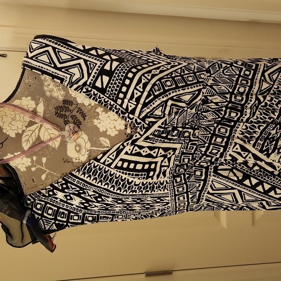 Black & White Tank dress - Picture 2 of 9